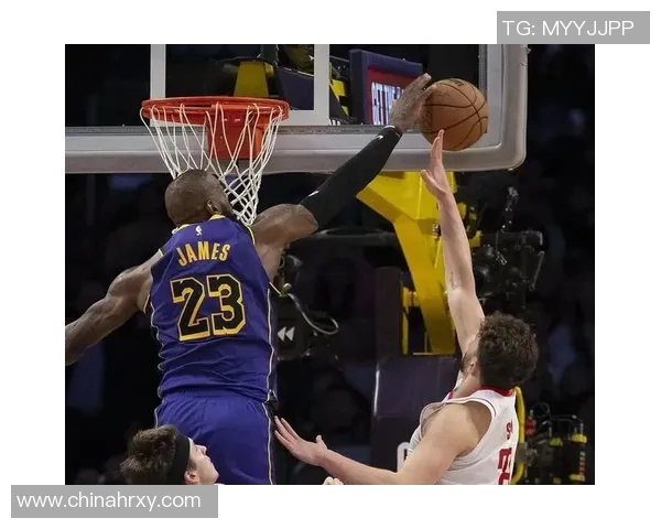 2008年湖人对火箭季后赛经典对决回顾与精彩瞬间分析